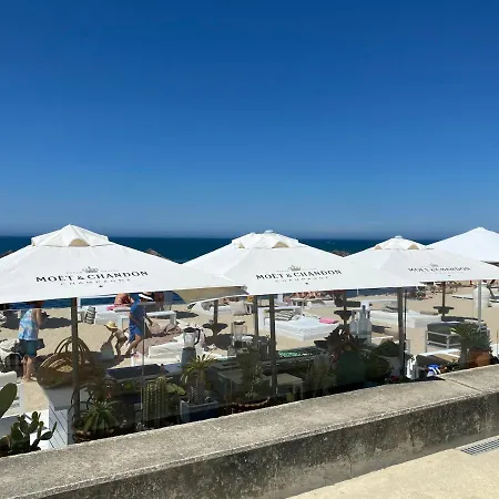 Cozy Front With Rooftop 公寓 *