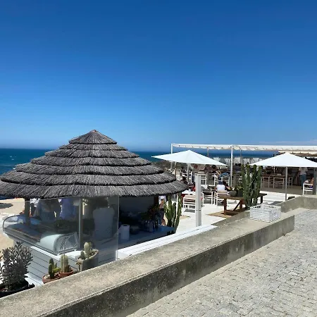 公寓 Cozy Front With Rooftop *