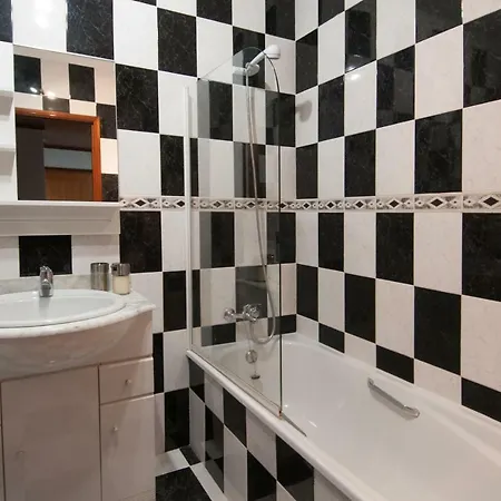 Cozy Front With Rooftop * 孔迪镇