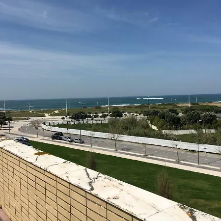 Cozy Front With Rooftop 公寓