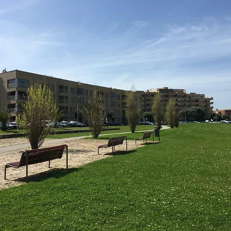 Cozy Front With Rooftop *