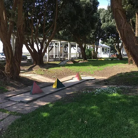 Cozy Front With Rooftop 孔迪镇