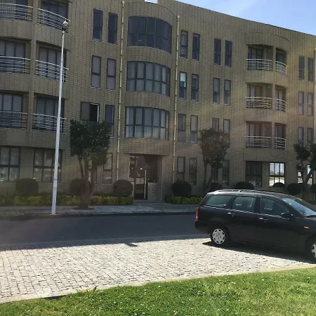 Cozy Front With Rooftop