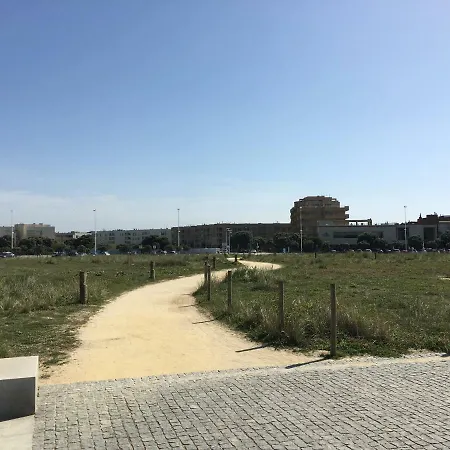 公寓 Cozy Front With Rooftop *