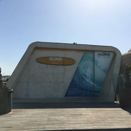 Cozy Front With Rooftop