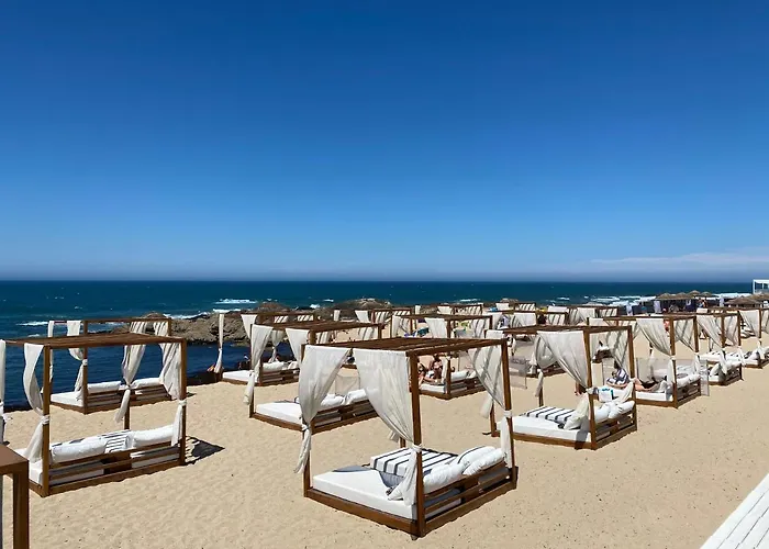 Cozy Front With Rooftop