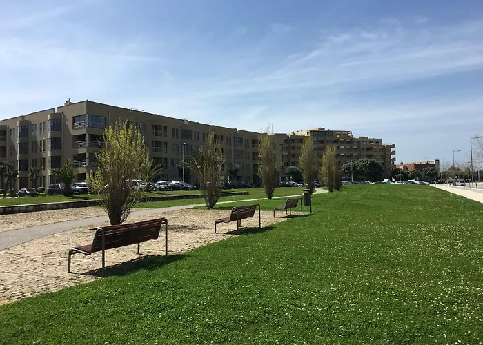 Cozy Front With Rooftop *