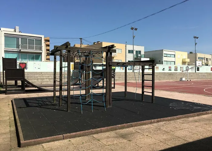 Cozy Front With Rooftop