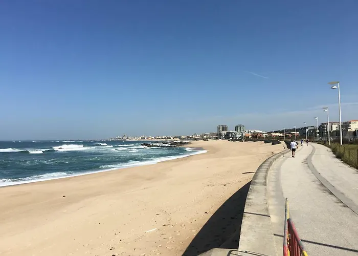 Cozy Front With Rooftop