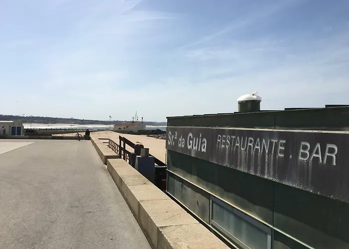 Cozy Front With Rooftop Vila do Conde