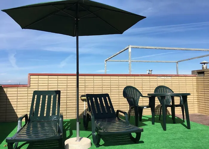 Cozy Front With Rooftop