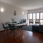 Apartman Cozy Front With Rooftop *