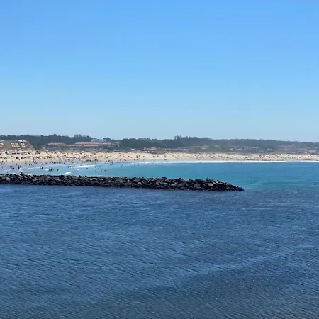 Daire Cozy Front With Rooftop Vila do Conde