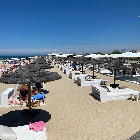 Cozy Front With Rooftop Vila do Conde