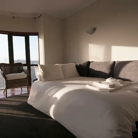 Cozy Front With Rooftop