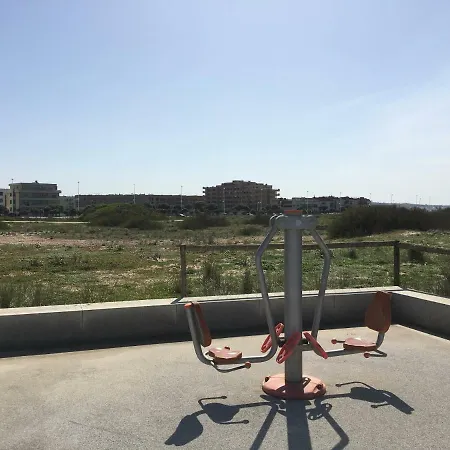 Cozy Front With Rooftop Daire