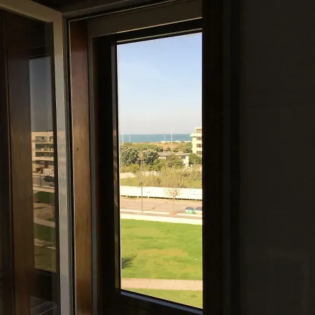 Cozy Front With Rooftop