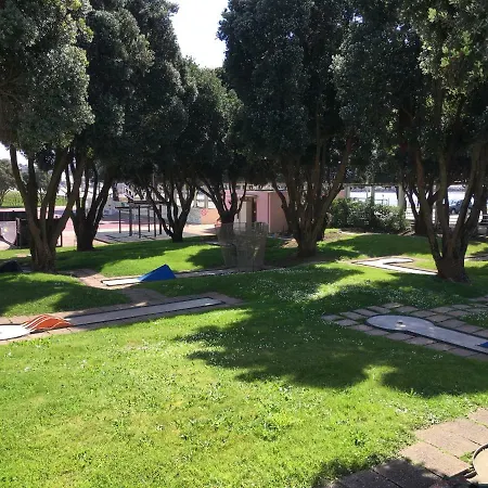 Cozy Front With Rooftop Apartament