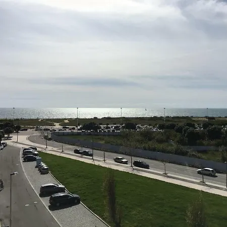 Cozy Front With Rooftop 아파트 빌다도콘데