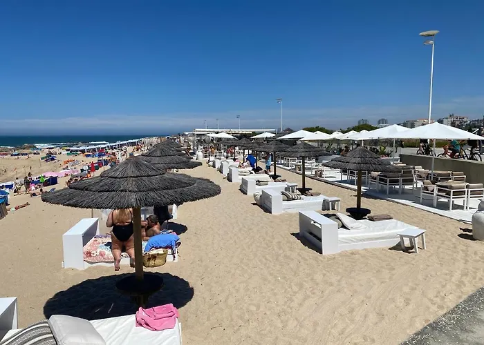 Cozy Front With Rooftop Vila do Conde