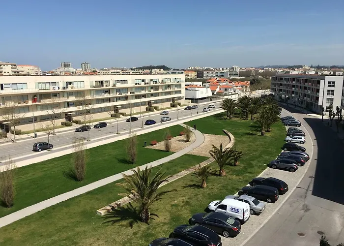 Cozy Front With Rooftop *